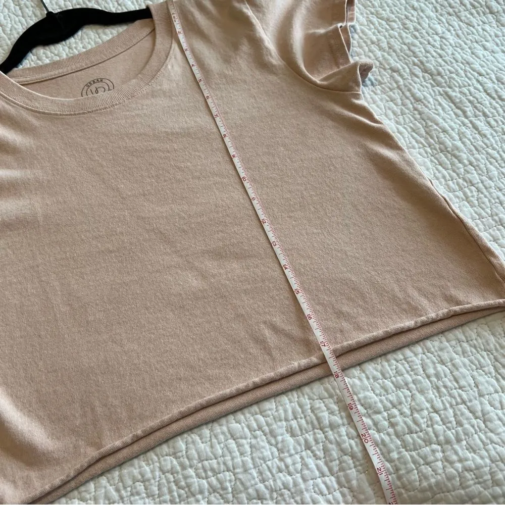 ✨ Urban Outfitters Light Pink Cropped Shirt Medium - Image 8
