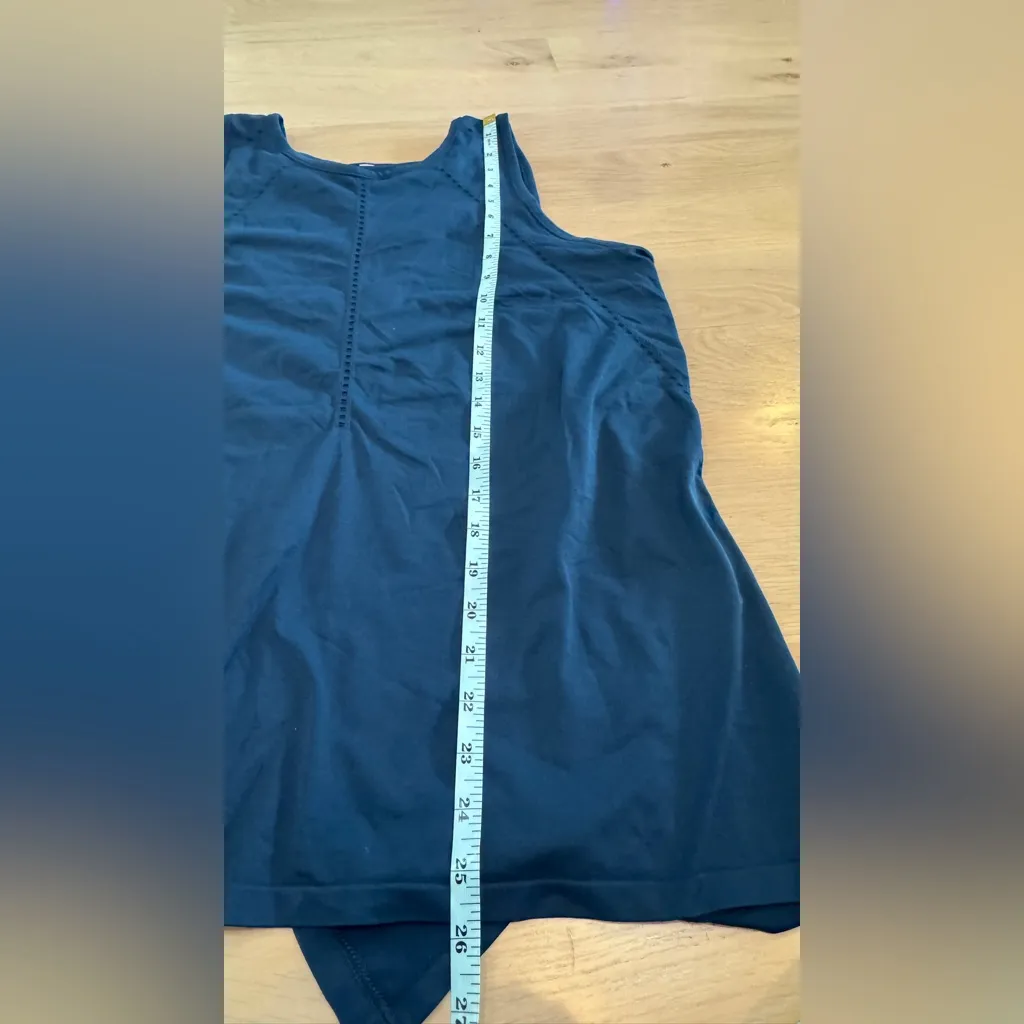 Athleta Foothill Tank top split back dark teal size large - Image 9