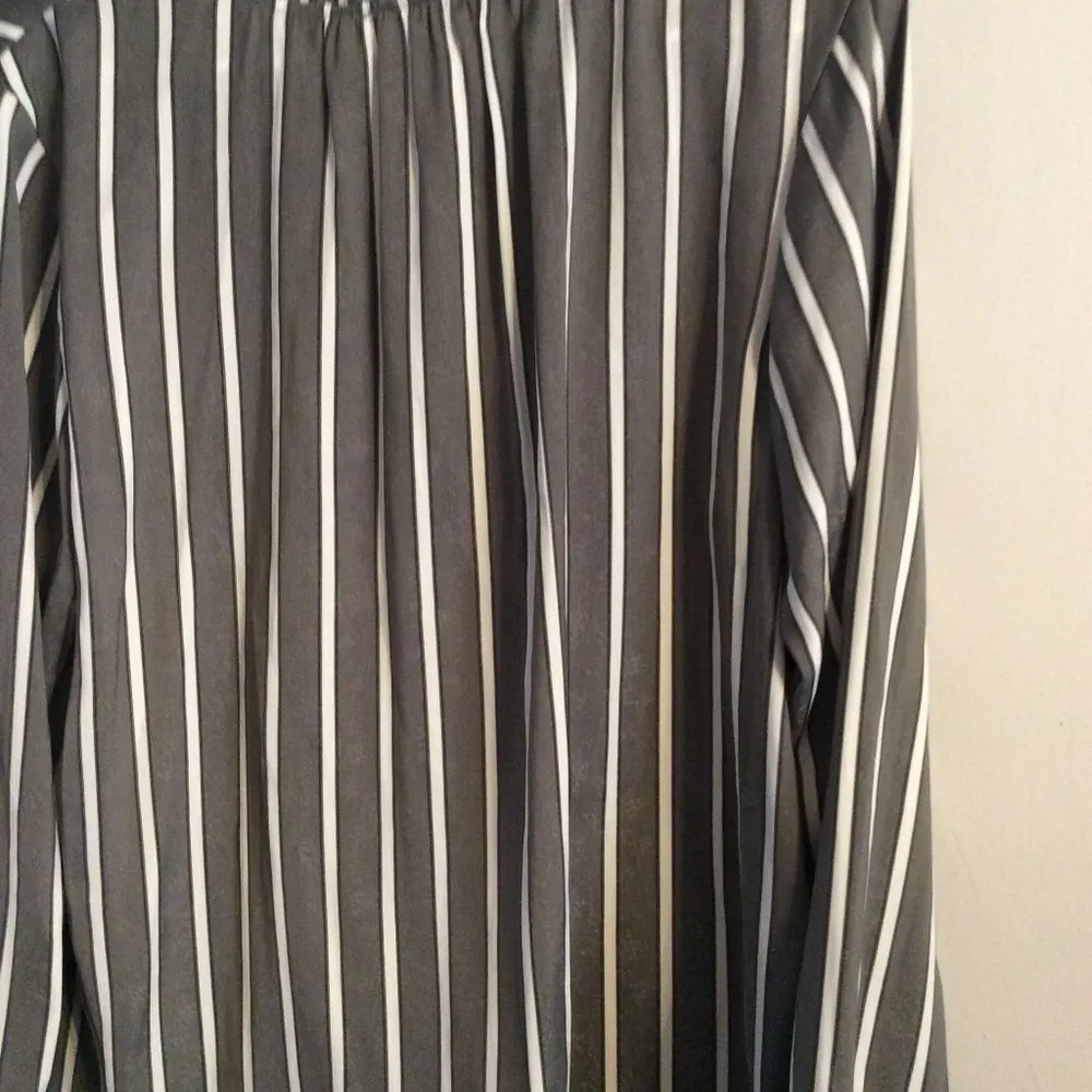 Ann Taylor Loft Outlet LP Petite gray striped blouse ruffled collar long sleeve - Image 5