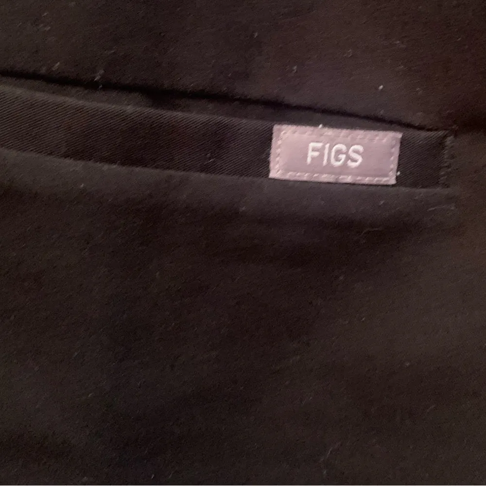 FIGS  Technical Collection Scrub Top Black Size Medium. - Image 2