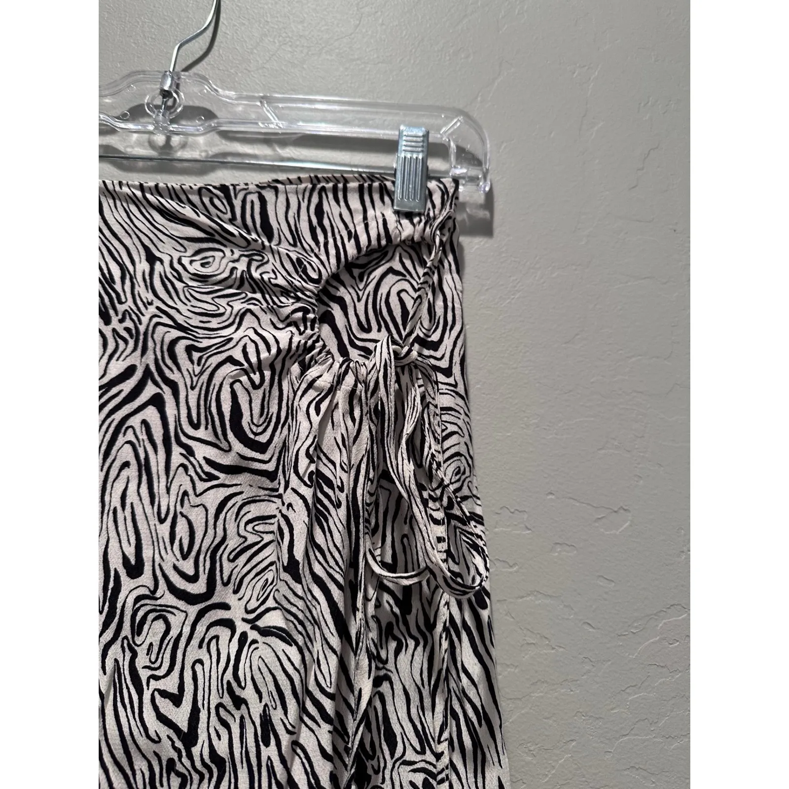 Mango Zebra Print Patterned Midi Wrap Skirt Black White Size XS - Image 6