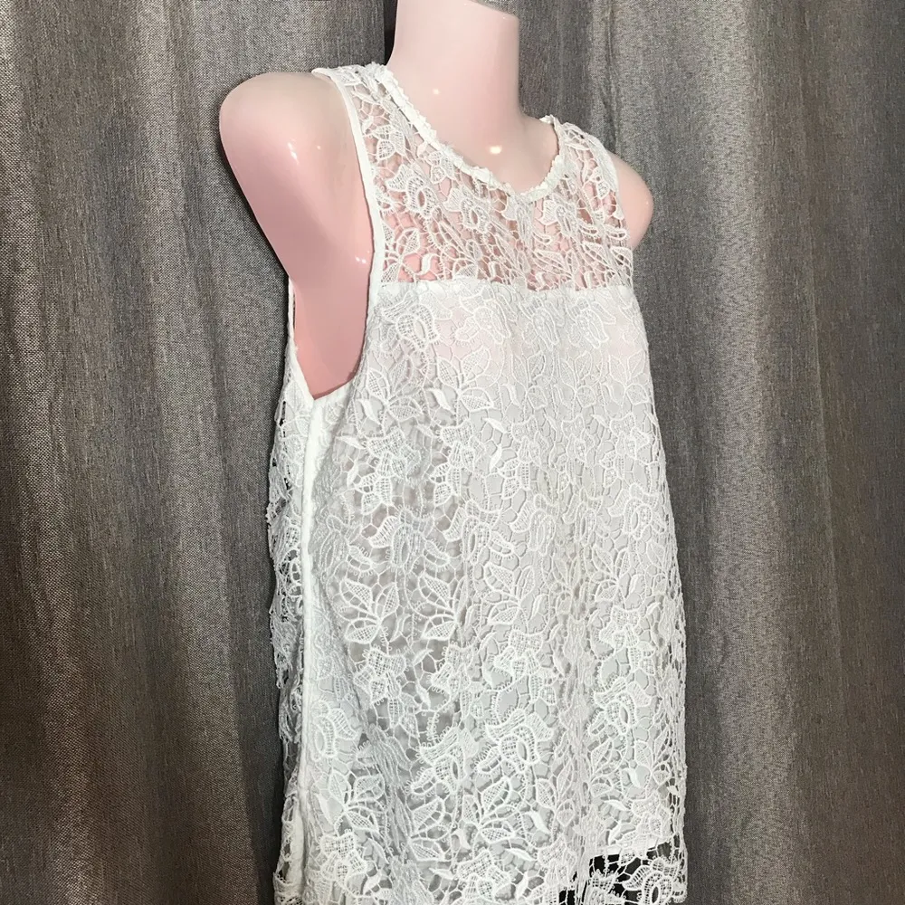 Zara Basic Simple White Lace Sleeveless Blouse Top - Image 3