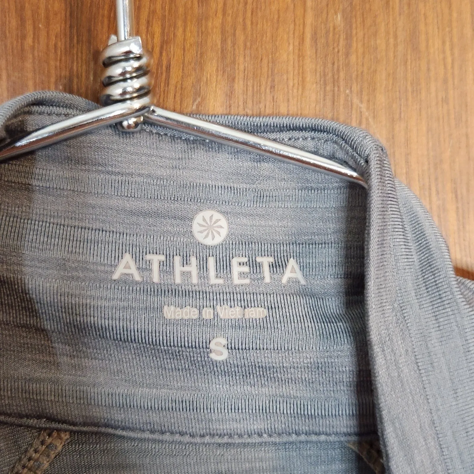 Athleta Woman’s Grey Running Long Sleeve Pullover Quarter Zip Shirt Size Small - Image 3