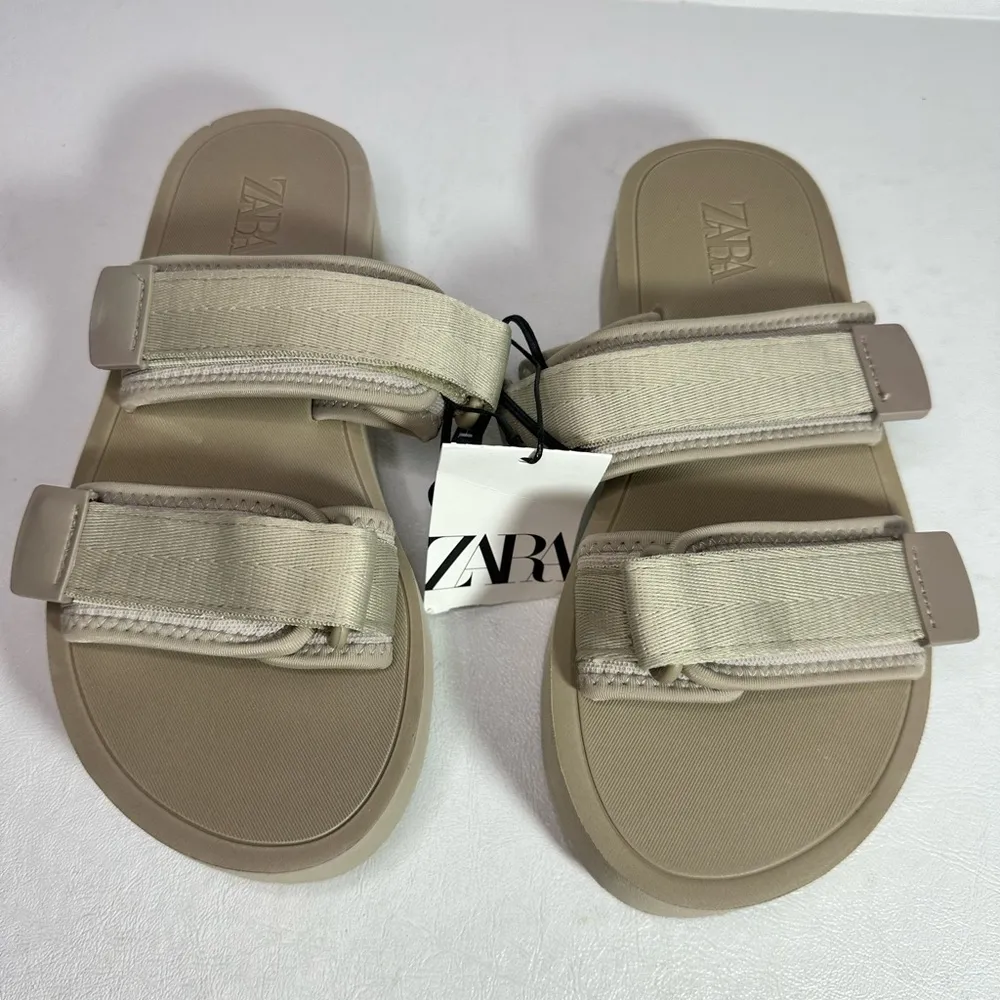 Chunky two Velcro Straps Sandals tan casual classic outdoorsy beach - Image 4