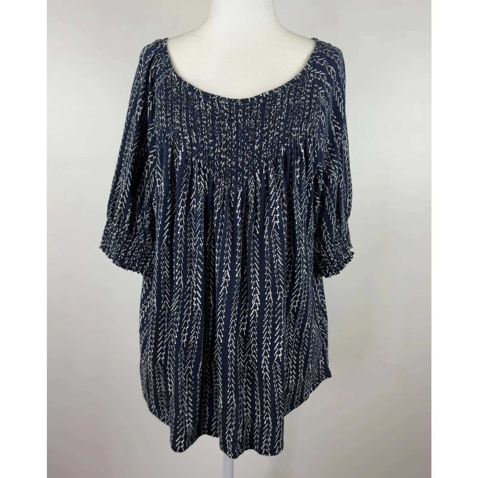 Lucky Brand Womens Smocked Cotton Blouse in Navy and White Sz L |‎ Boho Neutral - Image 2