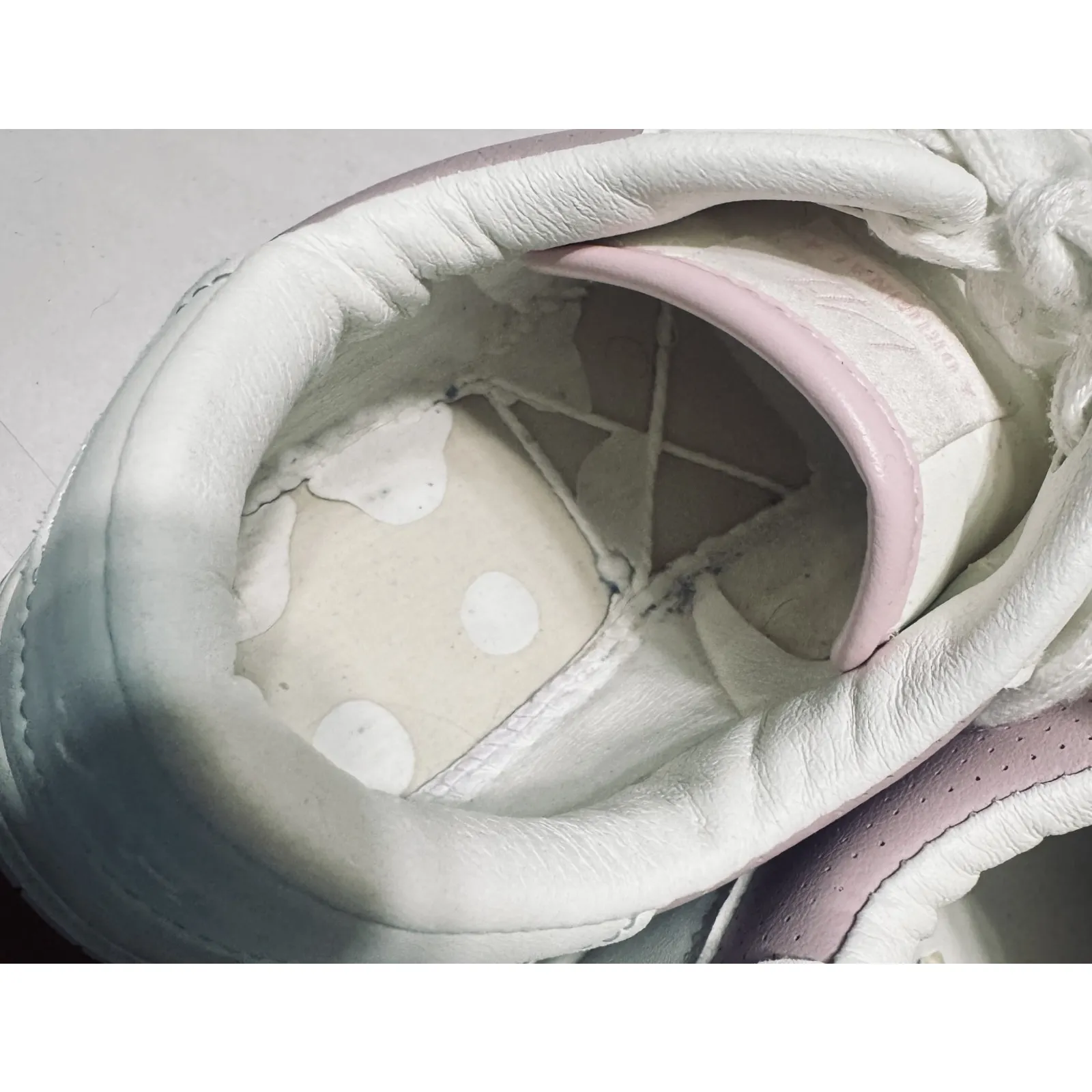 VINTAGE HAVANA Women’s Fashion Sneakers Leather white & Pink Star 7.5 - Image 6