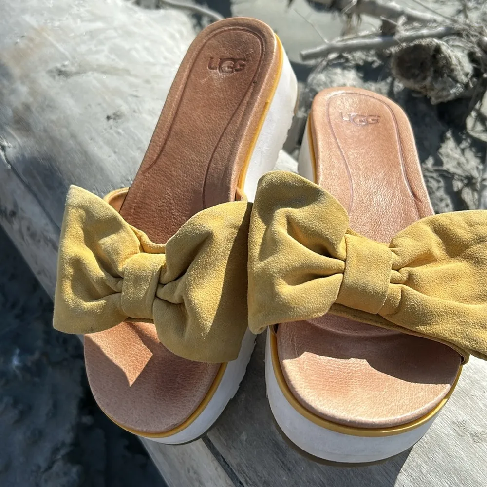 UGG  Yellow Bow Platform Sandals Size 6.5 - Image 2