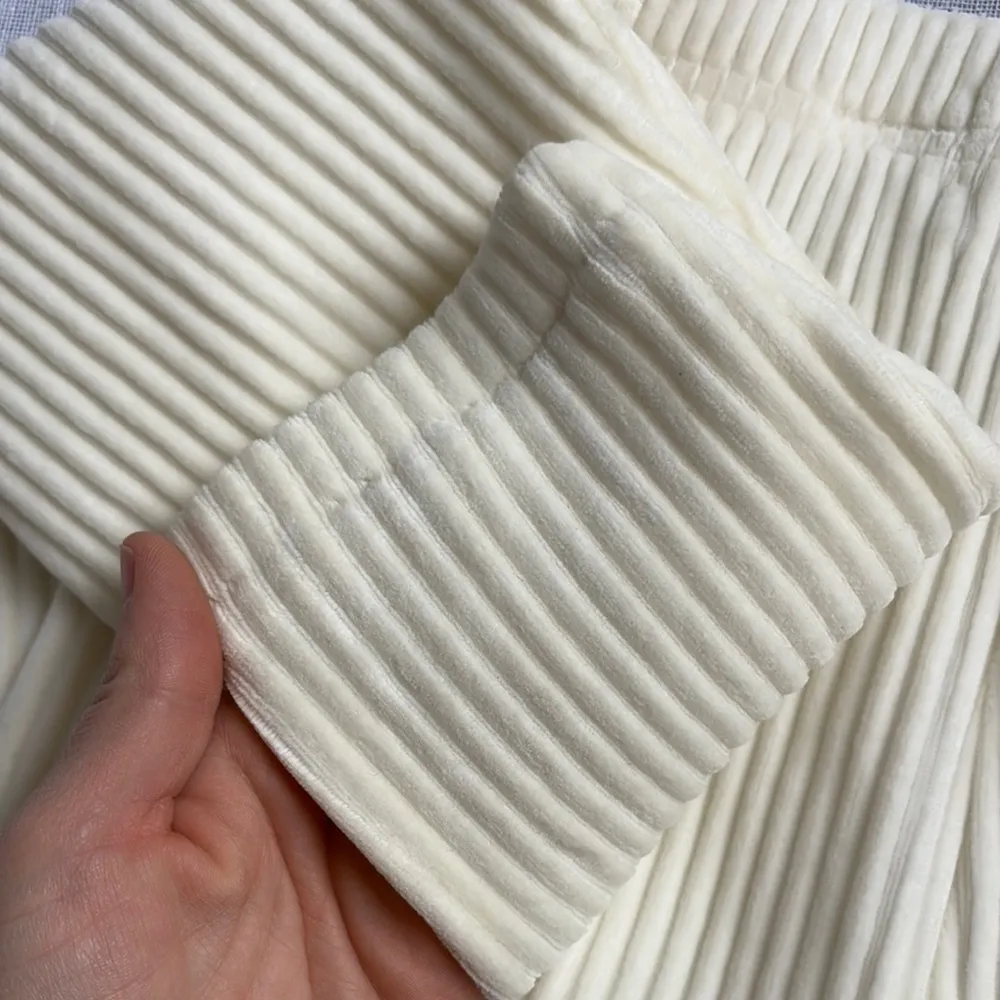 Jones Wear Sport Vintage Cream Ribbed Leggings - Image 6