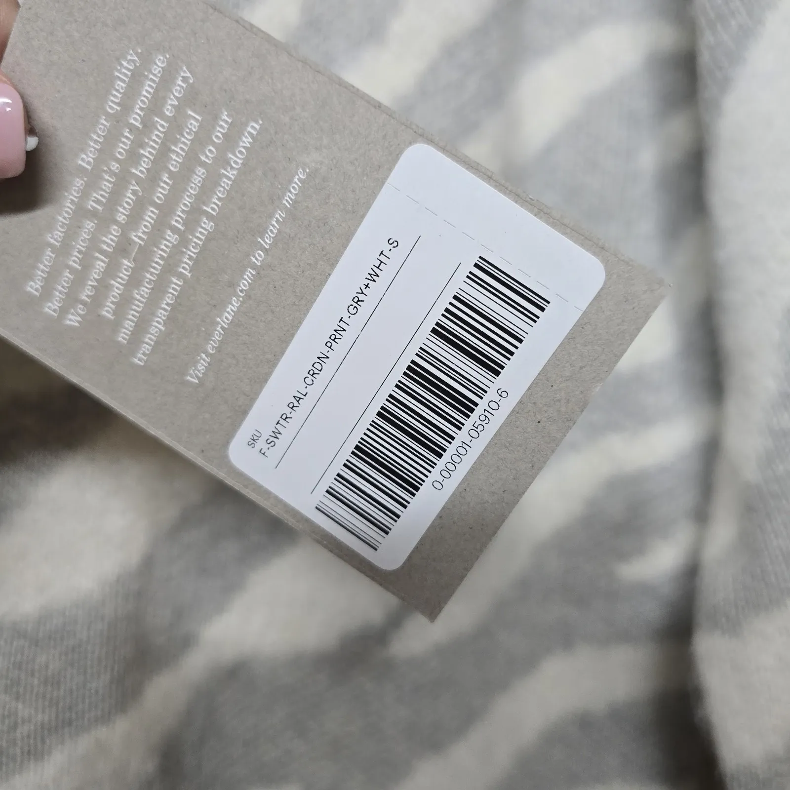 Everlane‎  Wonens Oversized Alpaca Tiger Jacquard Cardigan  White/Gray Sz S NWT - Image 6