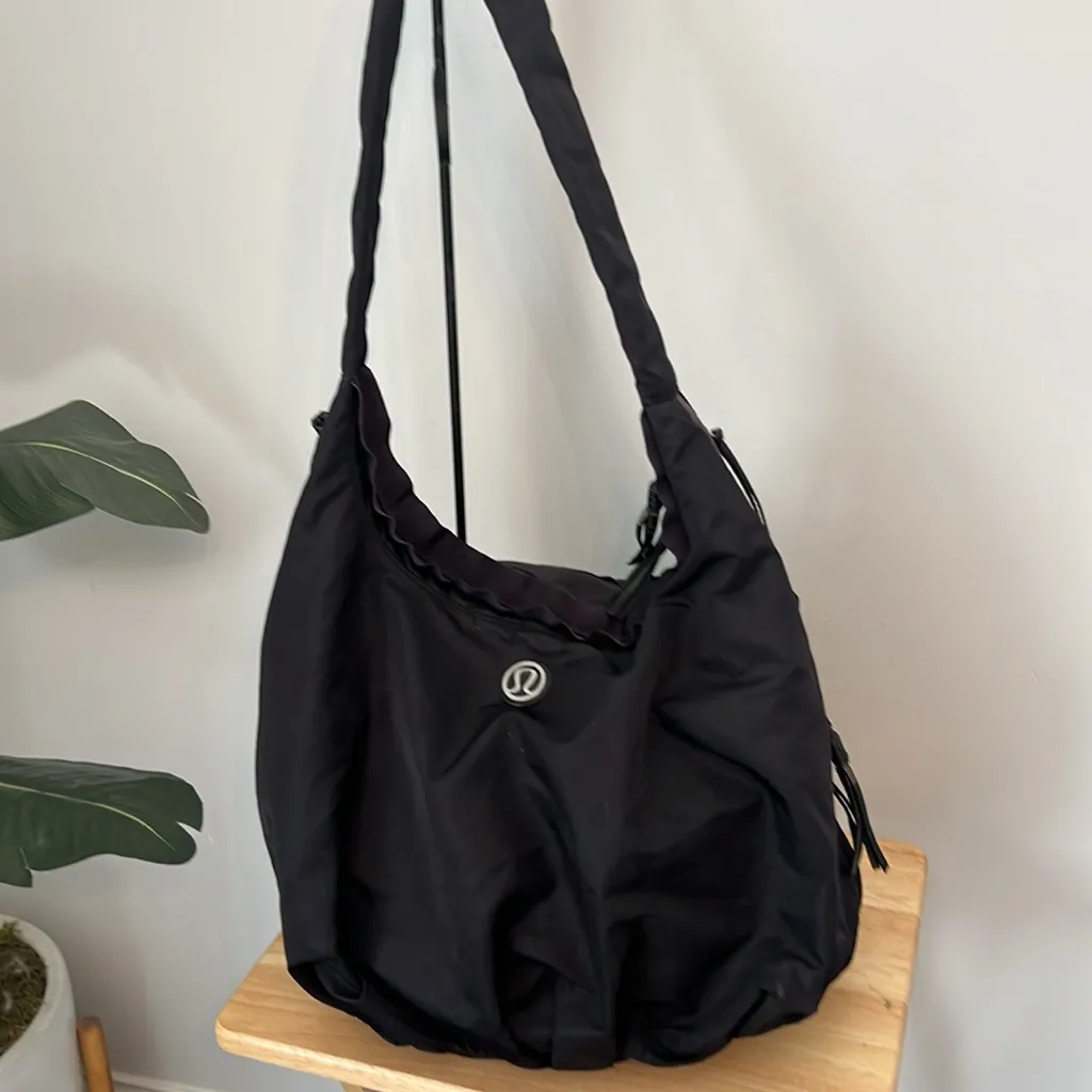 Lululemon Sackasana Black Nylon Shoulder Bag - Image 6