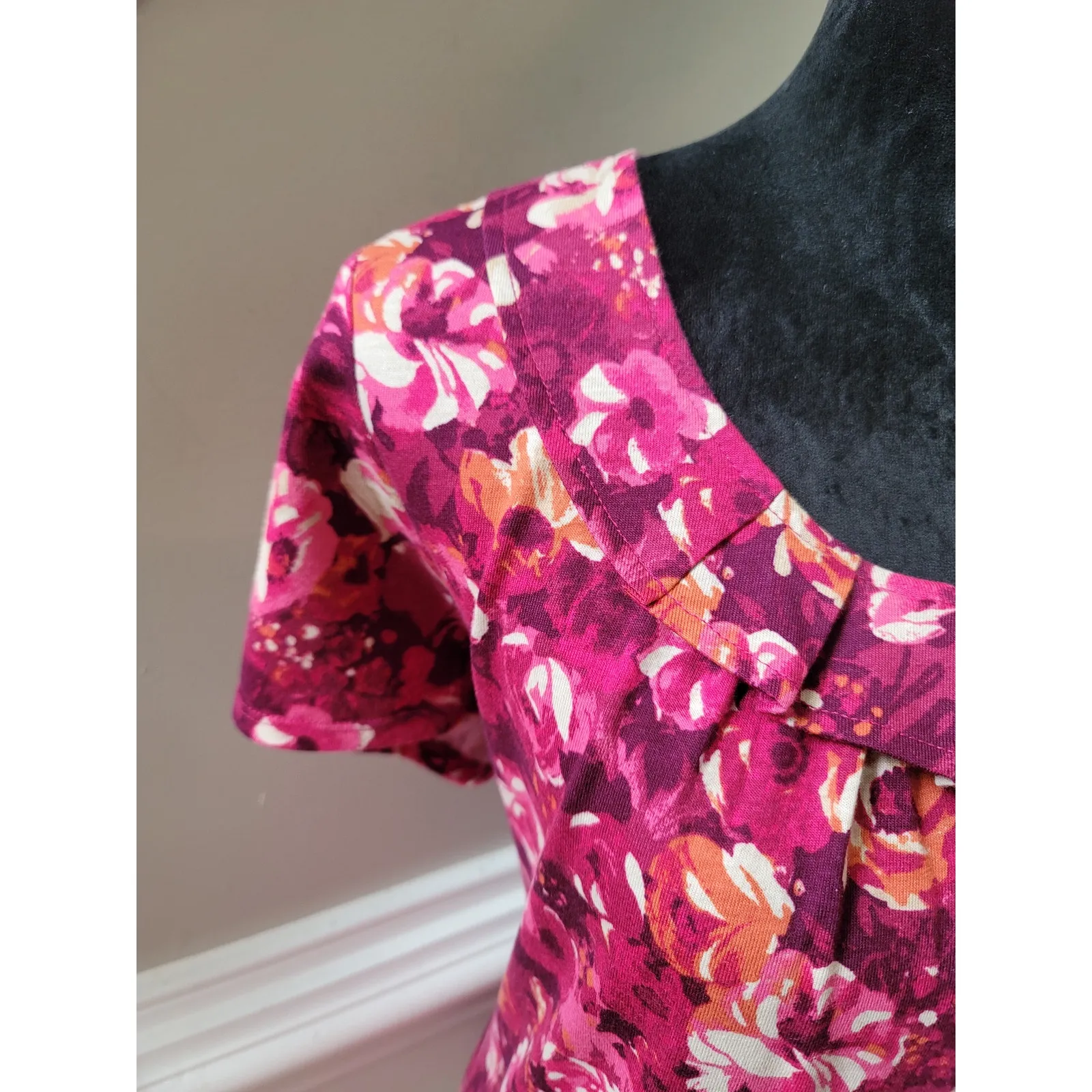 St. John Bay Blouse Women's Size P|L Multicolor Floral Ruffle Scoop Neck Top - Image 5