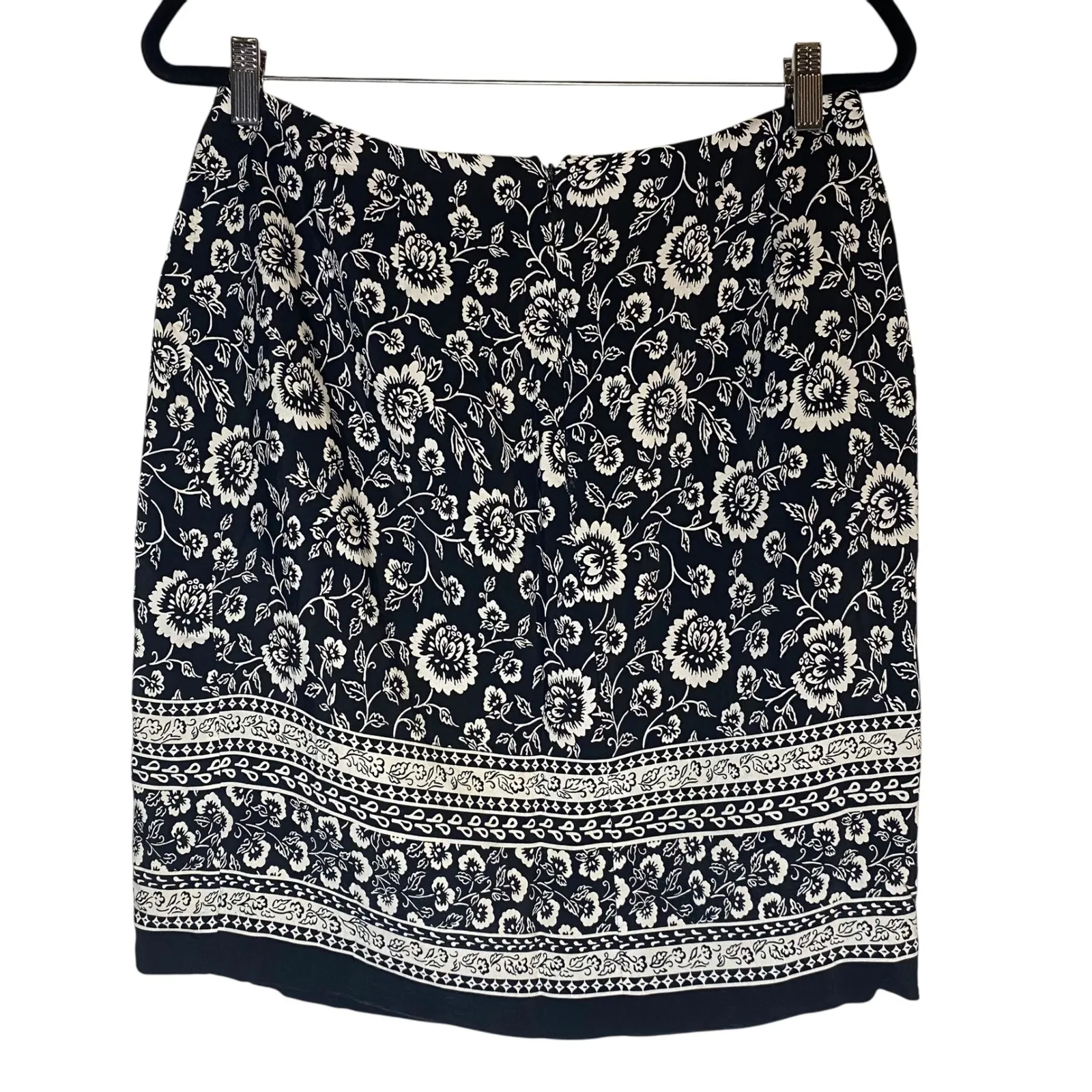 Talbots Floral Print Wrap Skirt A-Line Black White Border Detail‎ Size 16 - Image 2