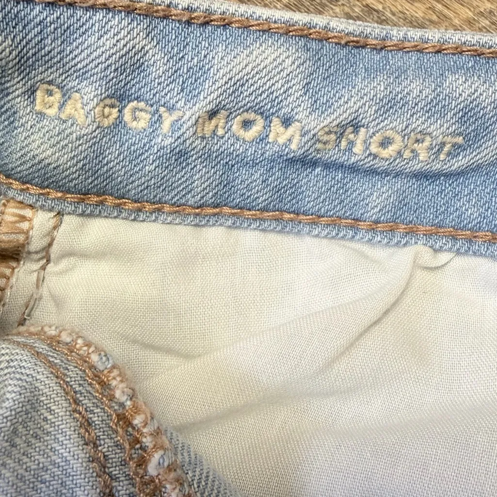 American Eagle Baggy Mom Jean Shorts Women 4 Ripped Light Wash Blue Denim Cutoff - Image 8