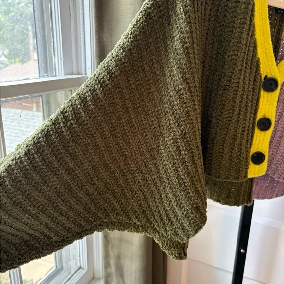 UO Ashlyn Batwing Cropped Cardigan xs - Image 4