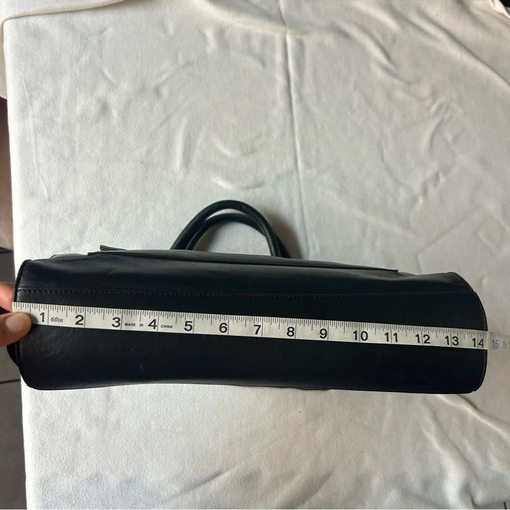 Tori Burch Elegant Black Leather Tote Bag - Image 16