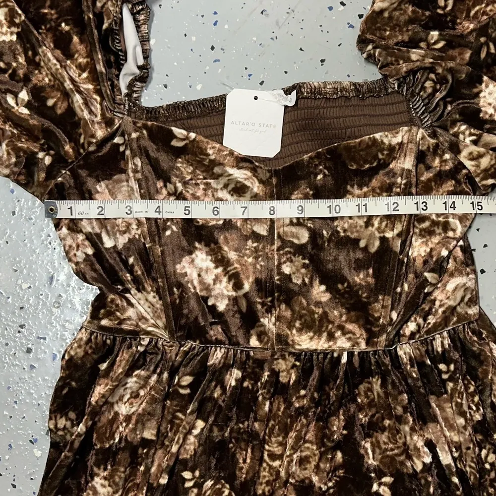 Altar’d State Breanna velvet mini milkmaid dress floral brown puff sleeve large - Image 10