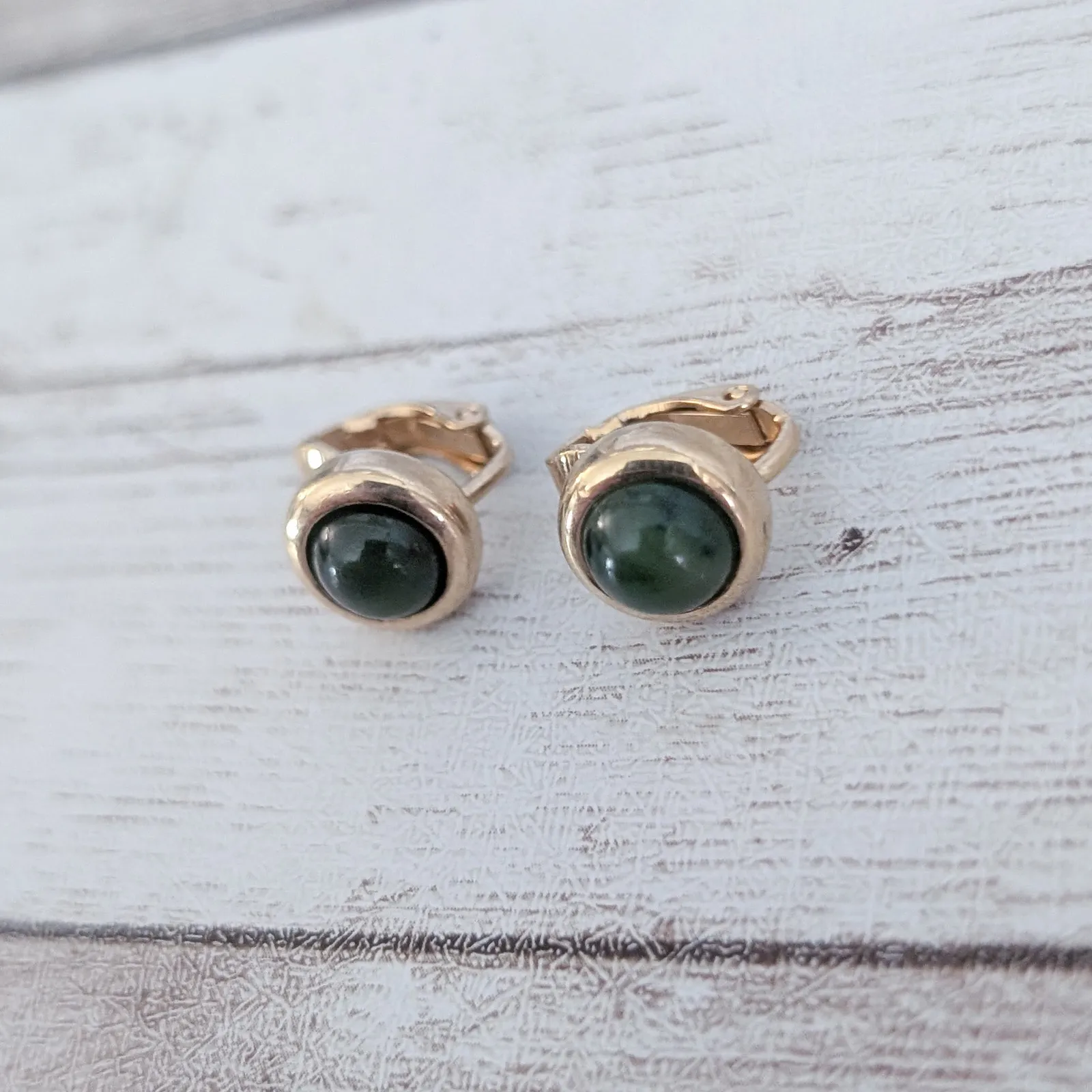 Vintage Avon Clip On Earrings 3/8" Dark Green & Gold Tone - Image 6