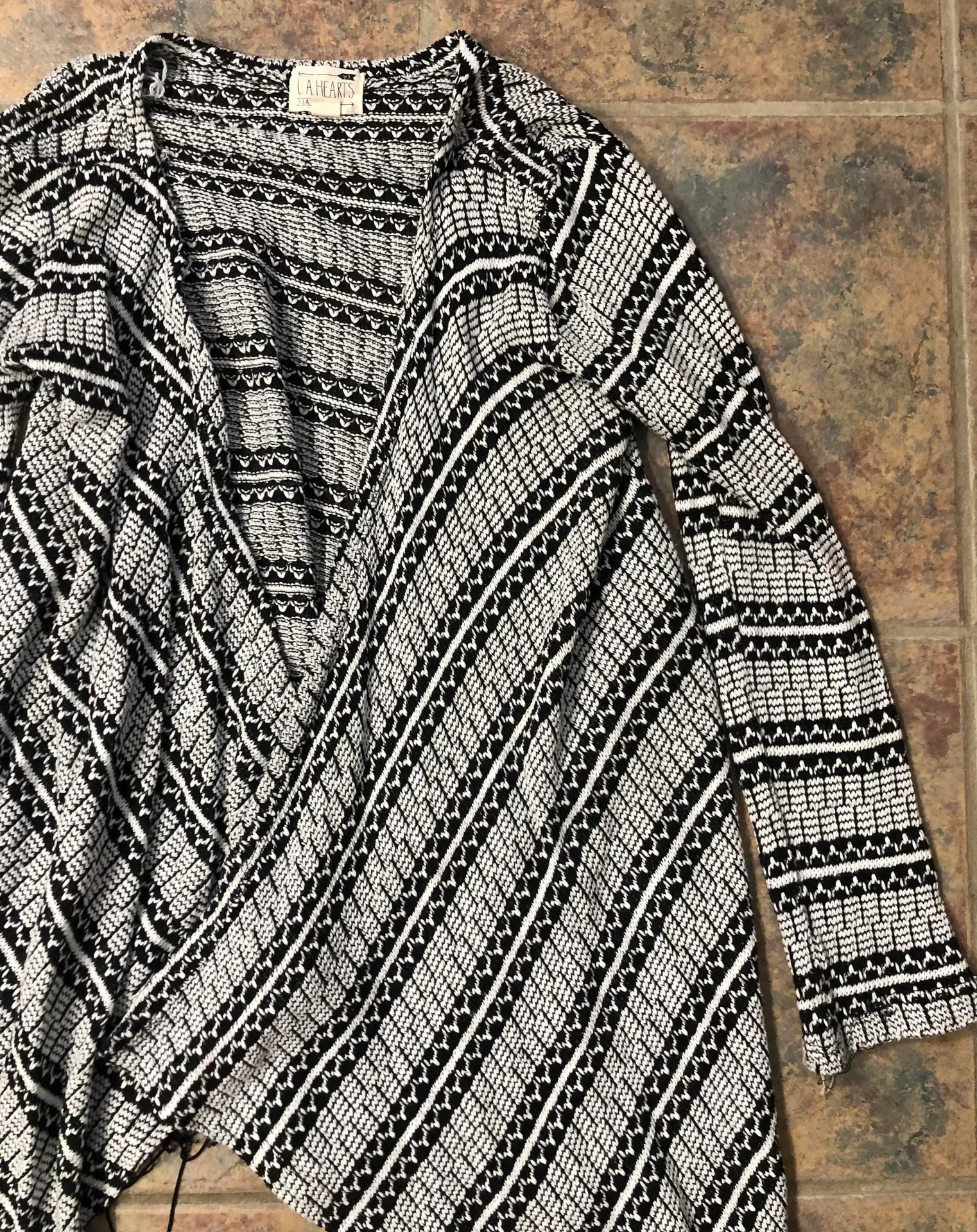 LA Heart Black & White Cardigan with Fringe - Image 3