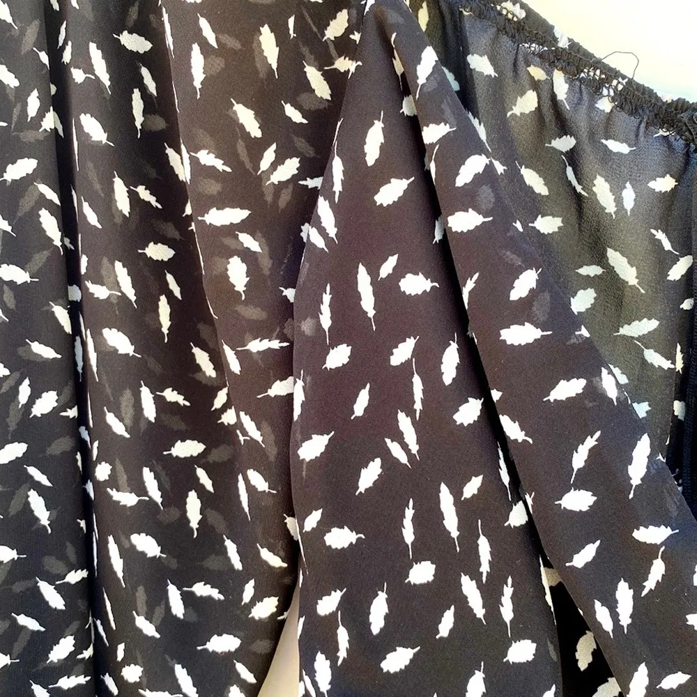 French kiss Womens size small black long sleeve leaf print wrap front dress - Image 9