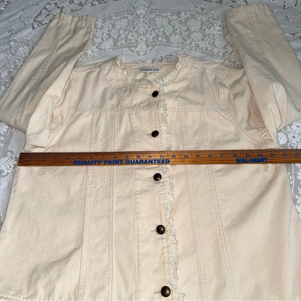 Coldwater Creek Women's Frayed Trim Beige Cotton Denim Jean Jacket size Large - Image 7