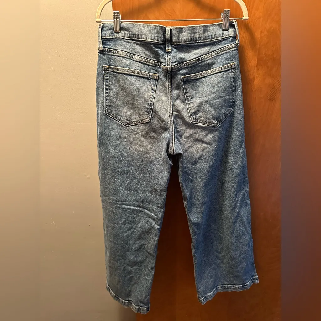 GAP Relaxed Fit Women’s Blue Jeans - Image 3