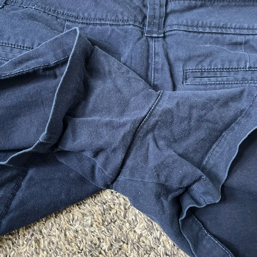 Dark Blue Casual Shorts with Pockets Size 4 - Image 5