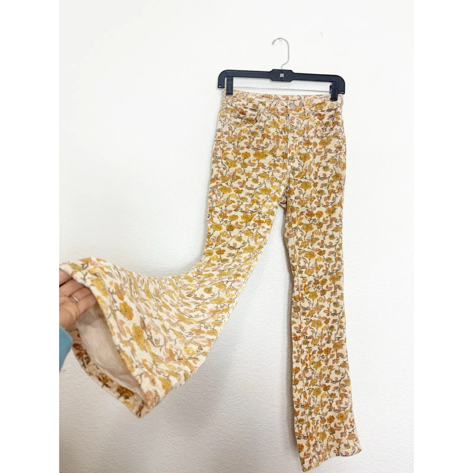 Anthropologie Pilcro The Icon Corduroy Floral Flare Pants Size 25 Yellow 70s - Image 12