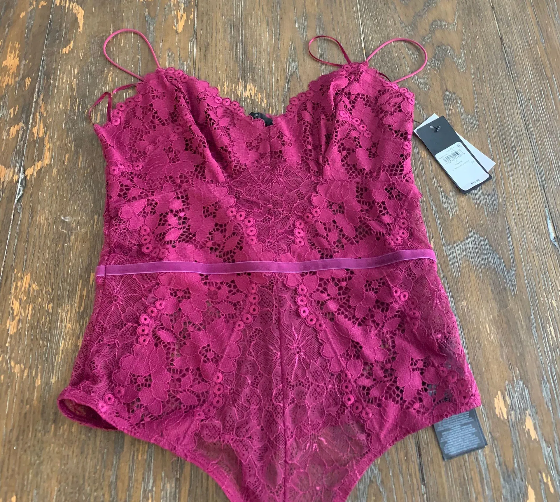 Guess NWT  LACE BODYSUIT - Image 4