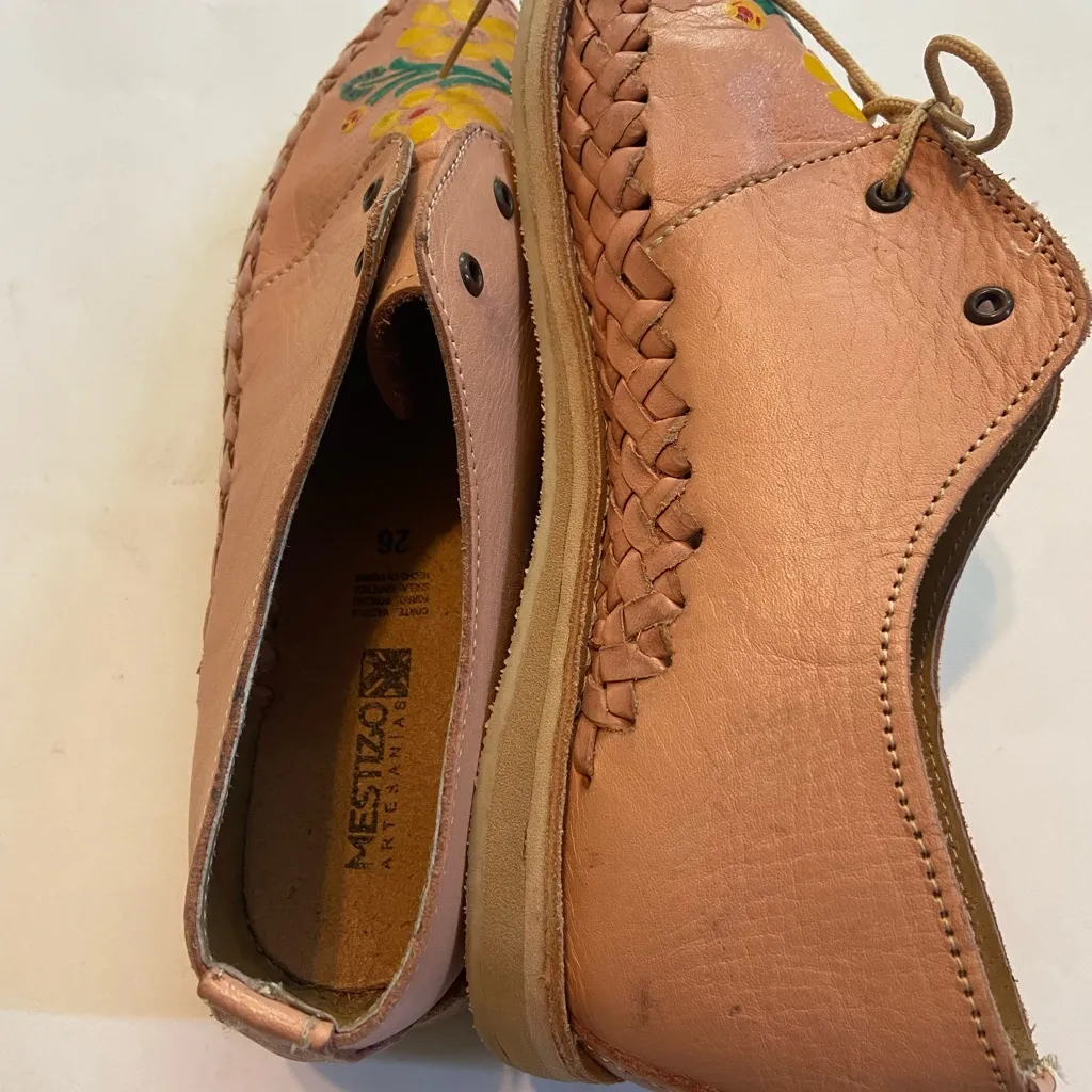 Mestizo women’s shoes, genuine embroidered leather woven size 26/ 9.5 Pink - Image 5