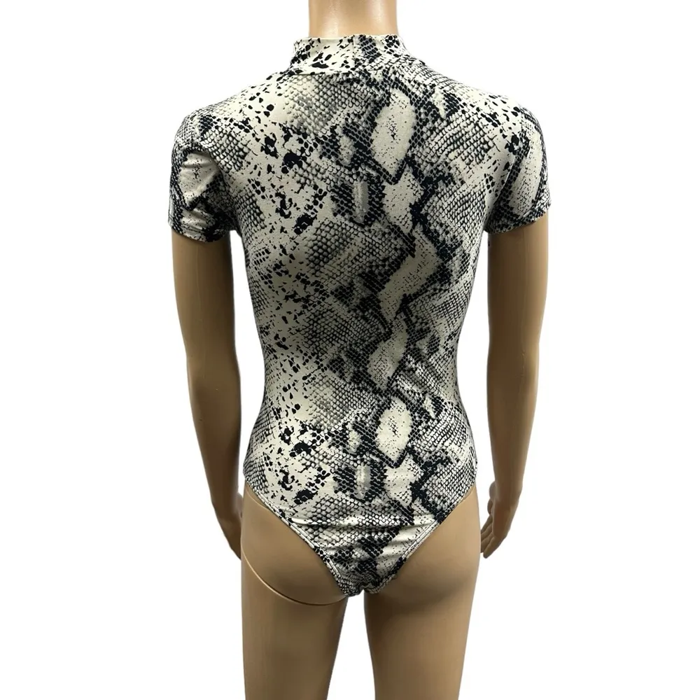 Polly & Esther Snake print Short Sleeve Cutout High Neckline Bodysuit Womens S - Image 3