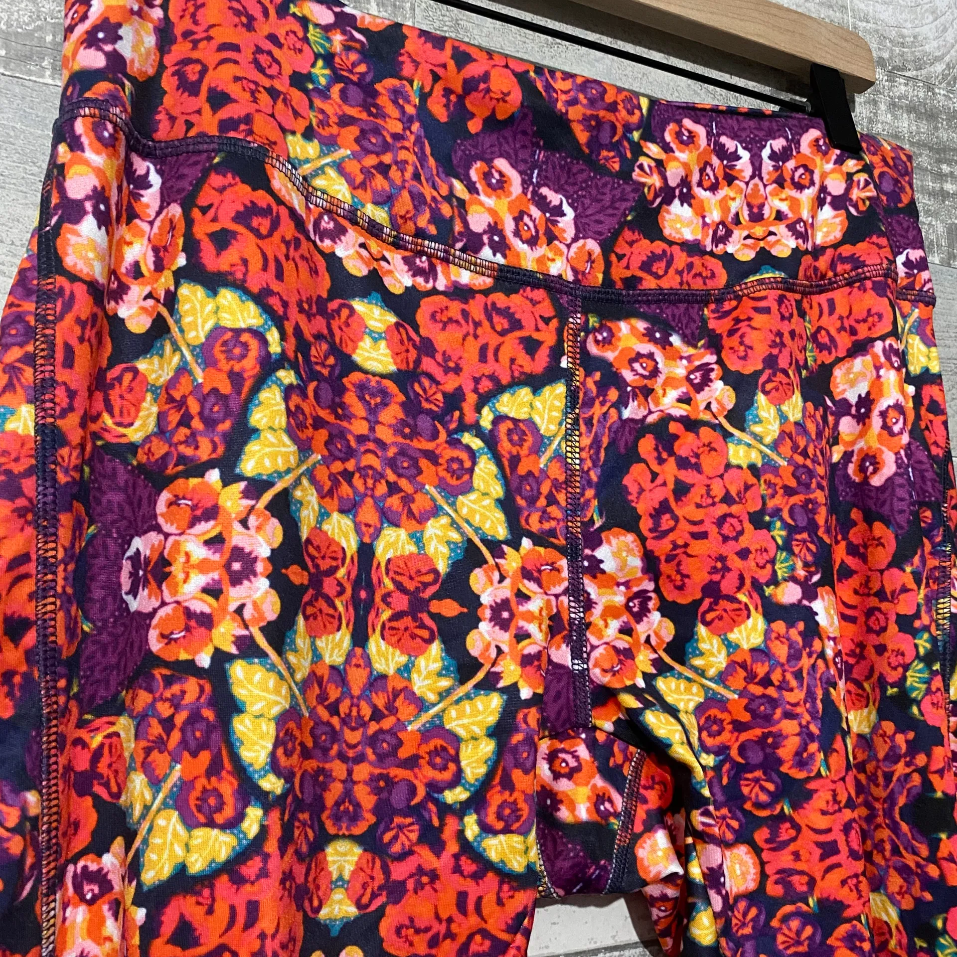 Red Purple Floral Leggings Ladies 2XL - Image 4