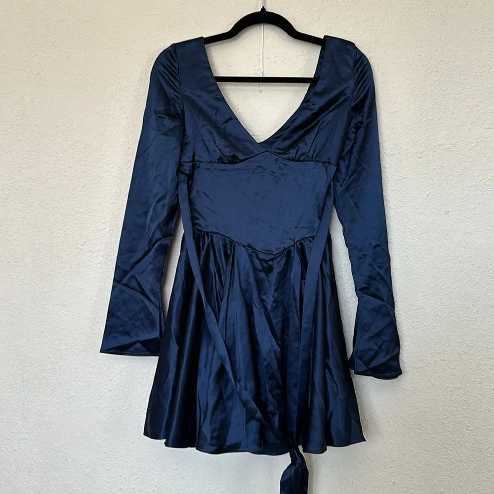 House of CB 'Dominique' Navy Plunge Satin Mini Dress NWOT size XS‎ - Image 5