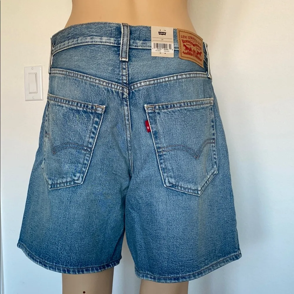 NWT Women's Levi's 94 Baggy Jean Shorts - Image 3
