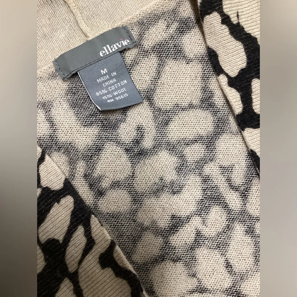 Ellavie Sweater. Animal Print. Size Medium Black - Image 8