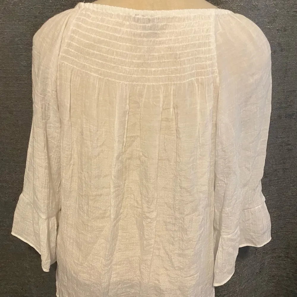 New directions white blouse in small - Image 4
