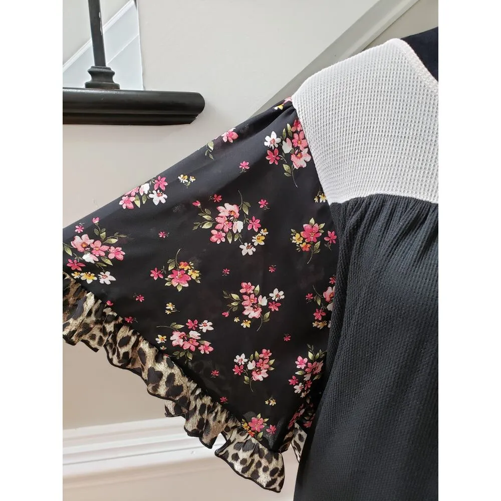 Celeste Top Blouse Women Size Small Black & Beige Floral Short Sleeve Round Neck - Image 5