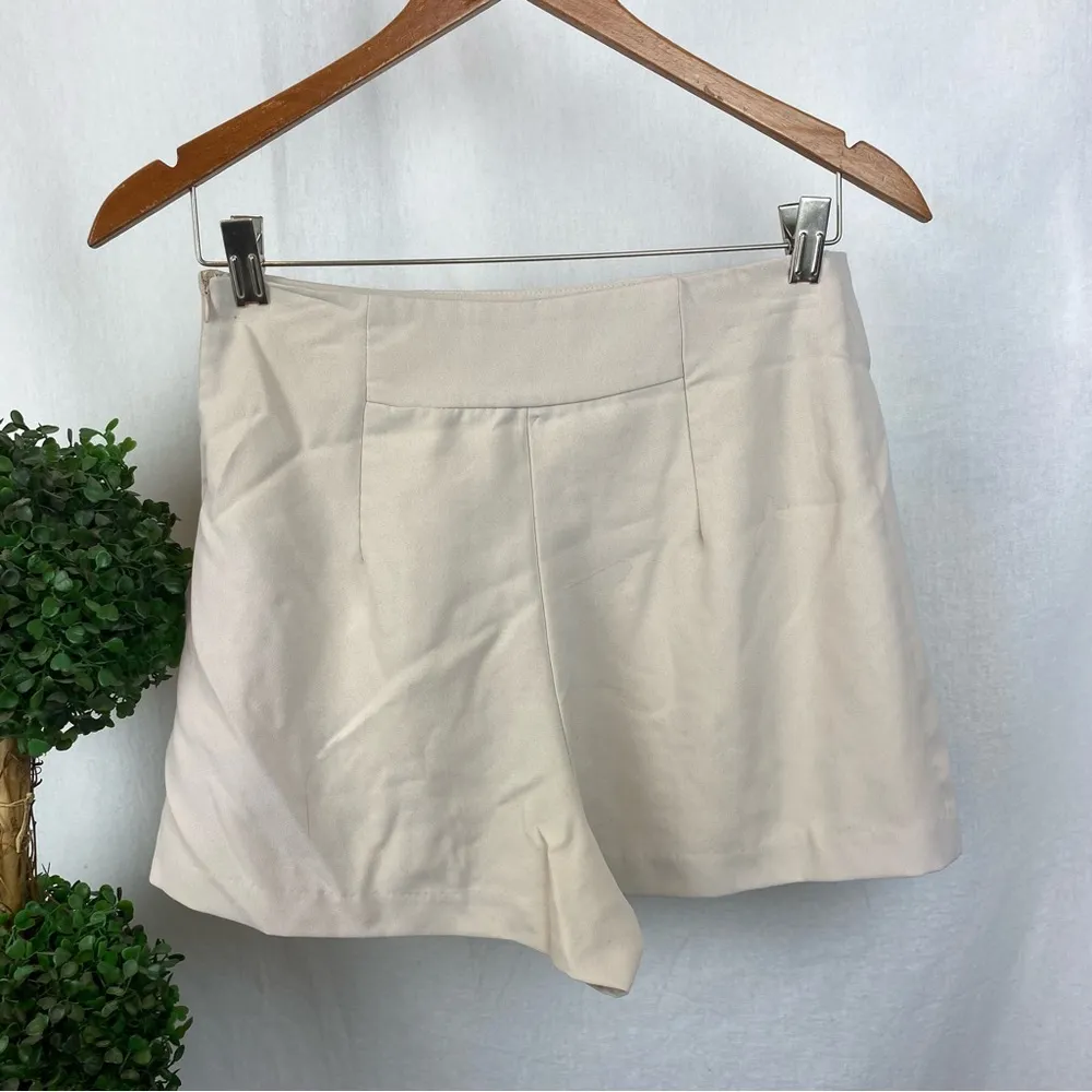 Tan Pleated Liliana Woven Shorts From People’s Project LA Standard M Size M - Image 3