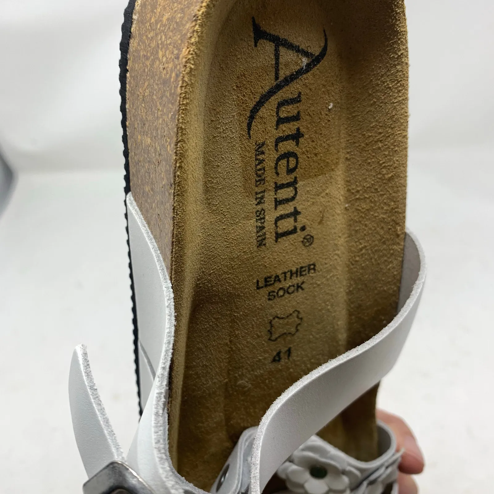 Autenti 41 White Leather Floral Accent Cork Footbed Sandal 12074 Size 9.5 - Image 5