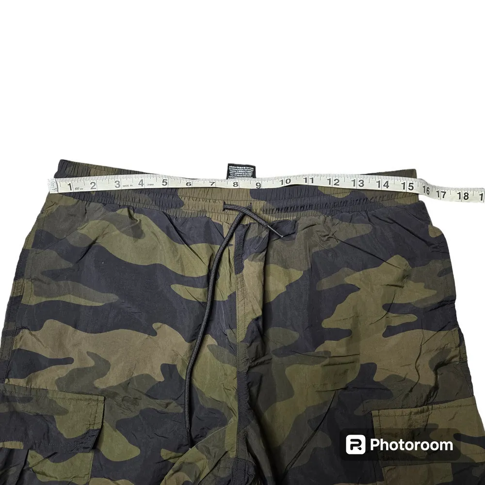 Pink by Victoria's Secret Camo Green Cargo Jogger Pants Size: M - Image 5