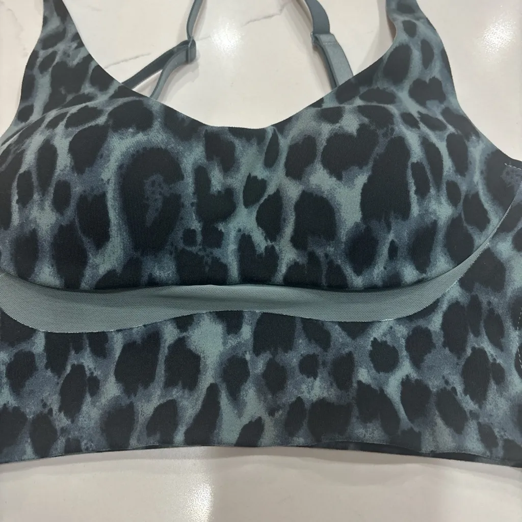 Victoria secret Leopard Print Sports Bra size 32 A green and black - Image 2