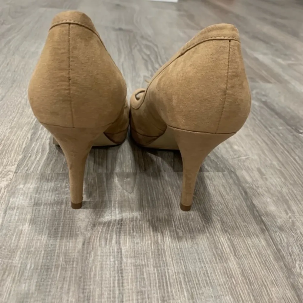 Marc Fisher  Suede Brown Heels - Image 5