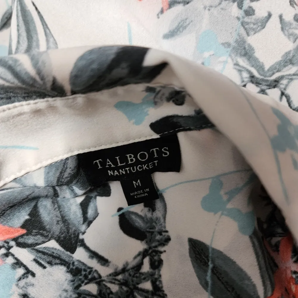 Talbots Nantucket coral aqua floral button down size medium - Image 7