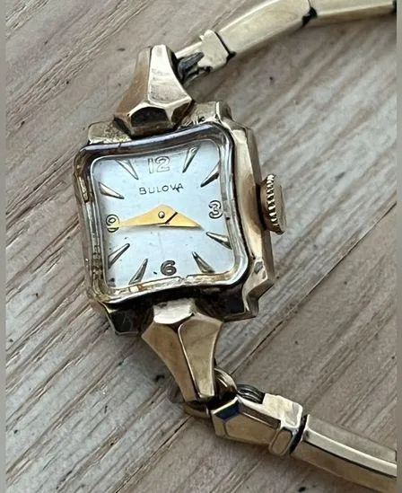 Bulova 10k Gold Plated Rare Vintage Mechanical Winding Ladies Watch Silver Dial - Image 1