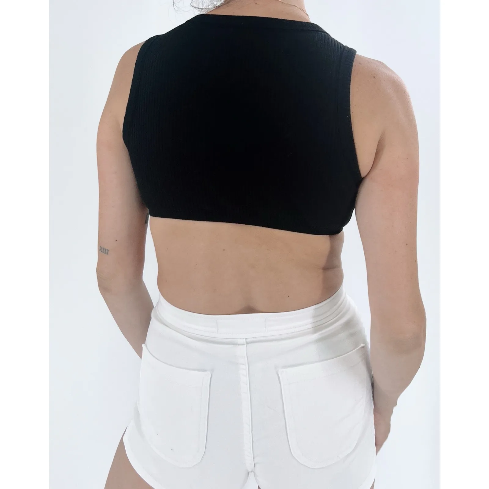 Women's Black Ribbed Crewneck Asymmetrical Hem Bandana Crop Top Size XS - Image 2