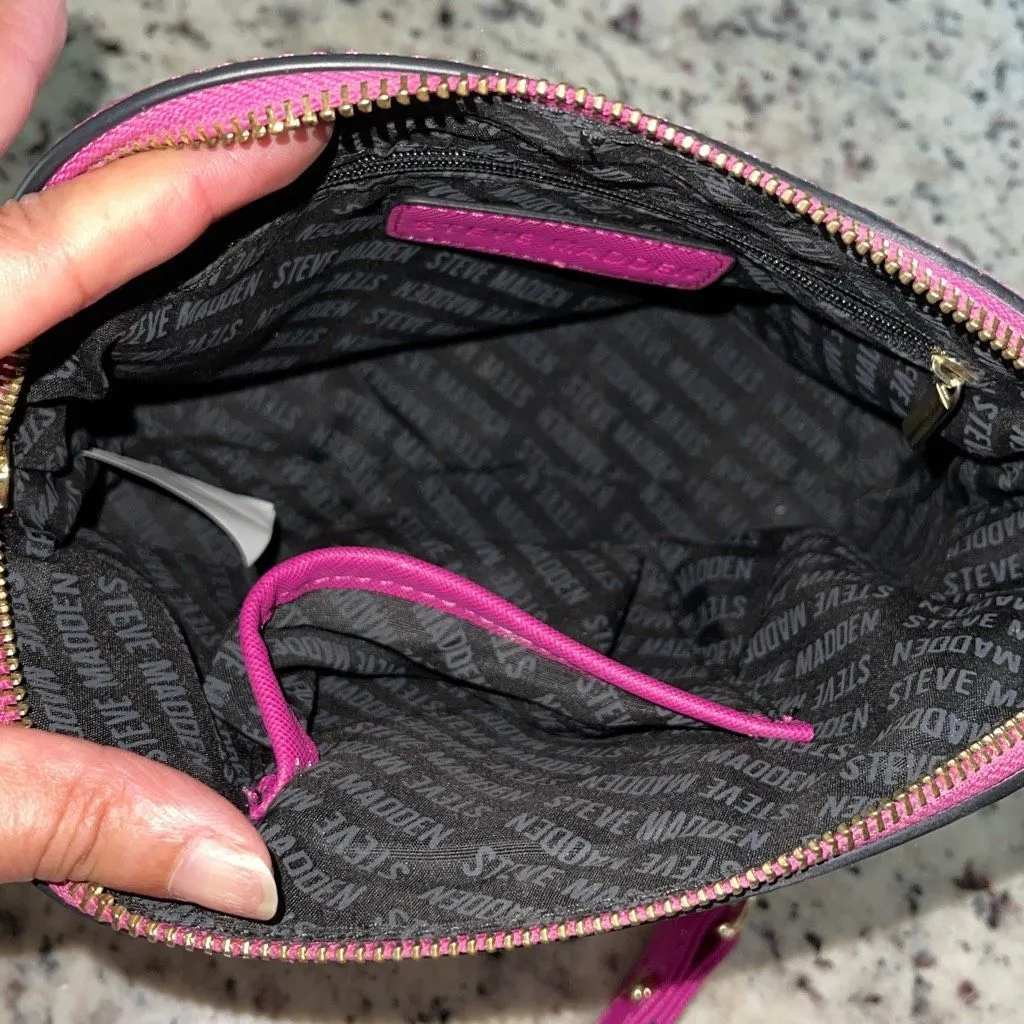 STEVE MADDEN CROSSBODY PURSE W/Gold  accents Fuchsia 9”x 7.5”x‎ 3.5” - Image 5