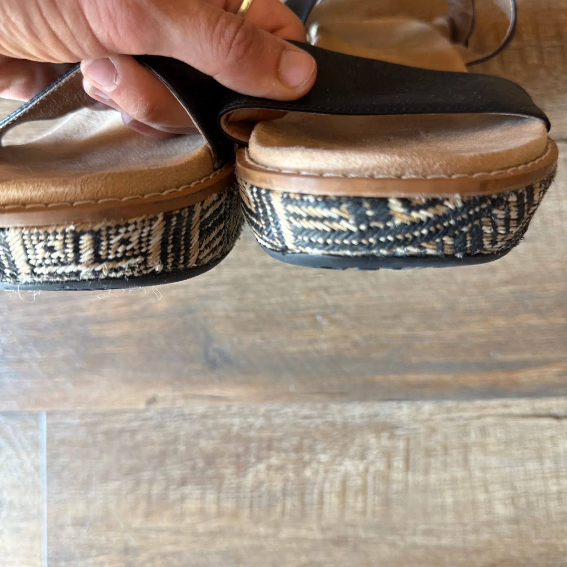 Vionic Cancun Black Leather Wedge Sandals - Image 5