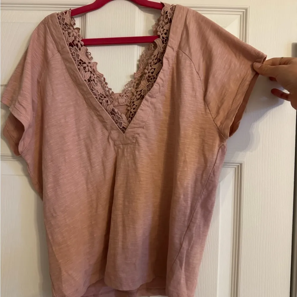 Anthropologie V Neck Lace Wedge Tee Design Shirt - women’s XS - Image 7