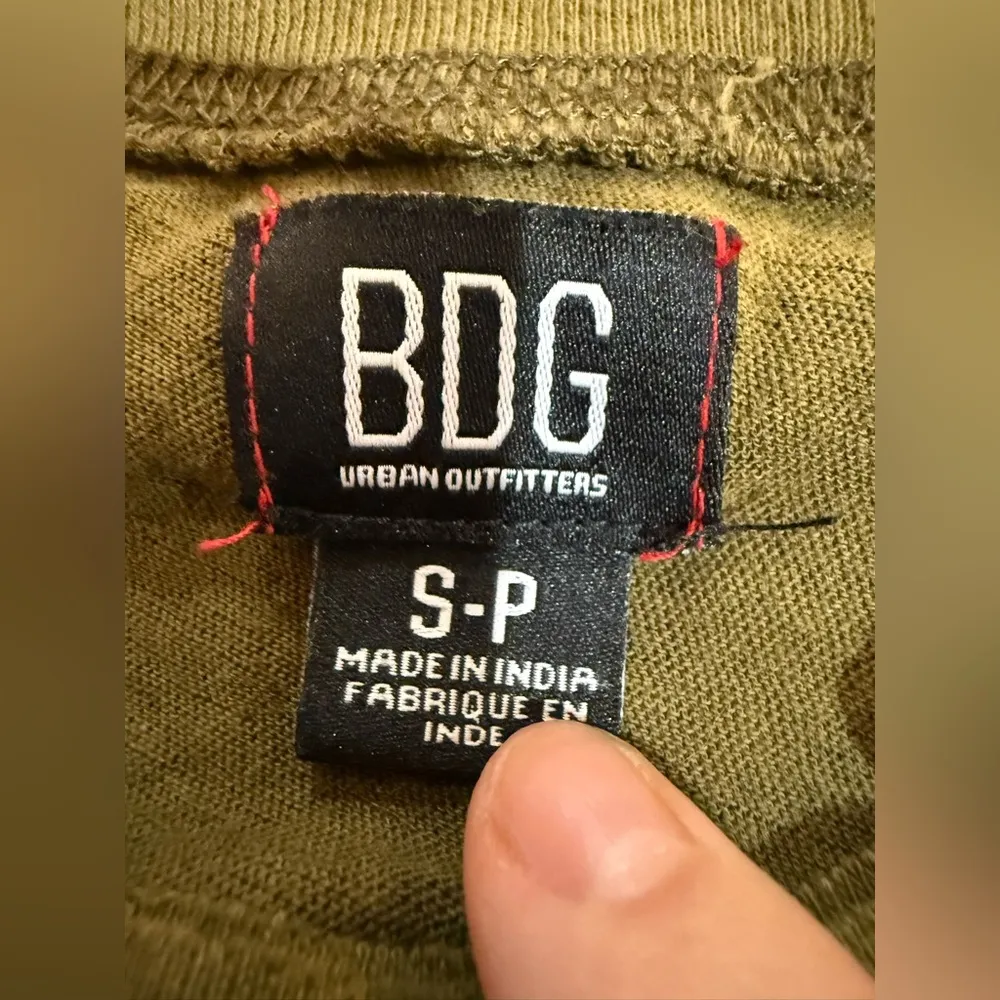 BDG TSHIRT. GREEN. Size small. Green - Image 4