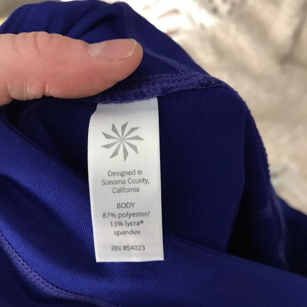 Athleta Women's Aura Sonar Purple Capri Activewear Stretch Leggings Size Small - Image 2