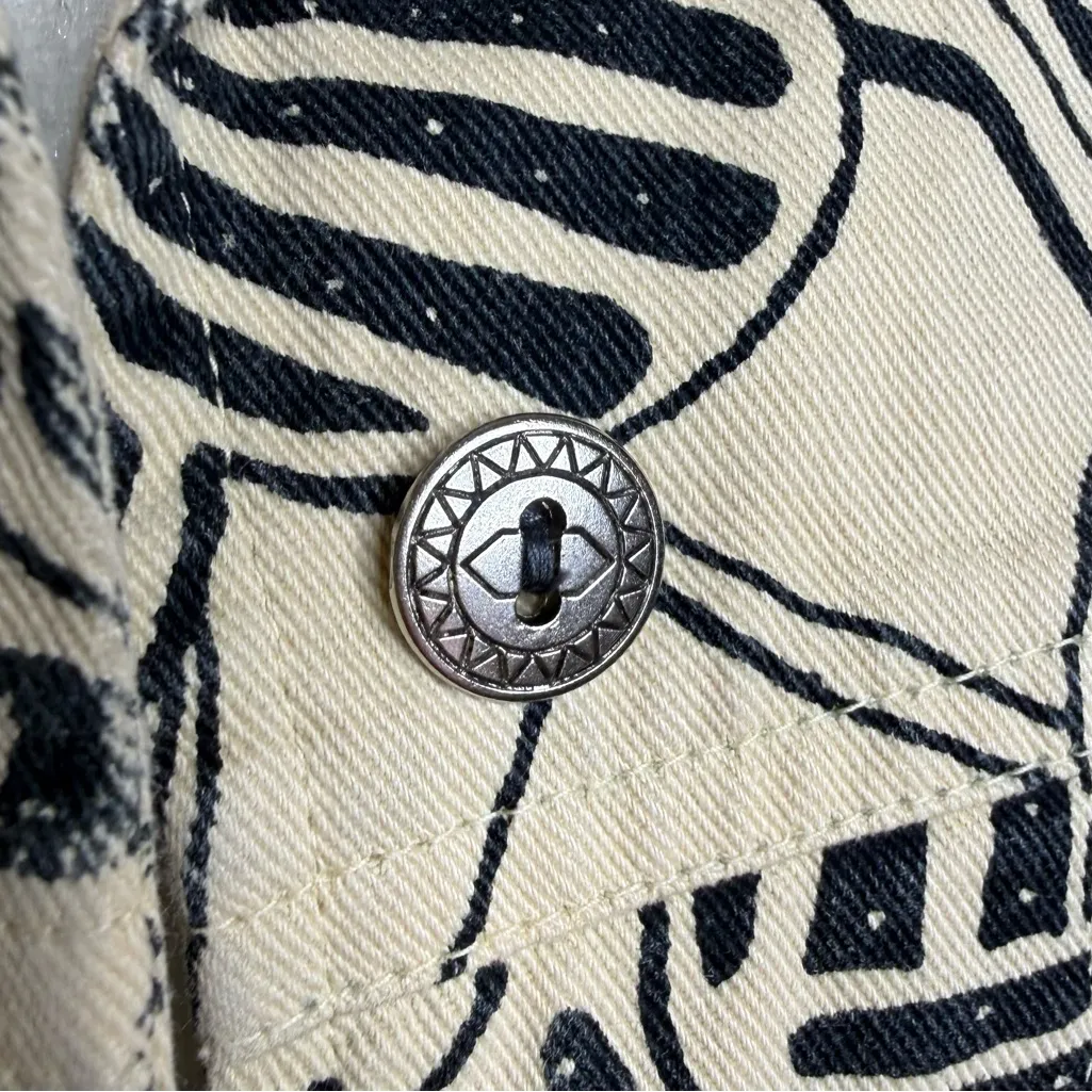 Chico’s Abstract Art to Wear Batik Style Jacket Size 1 Chico (med 8) Cream Black - Image 3